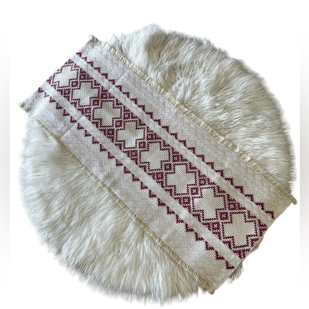 Handcrafted Geometric Patterned Table Runner - image 1